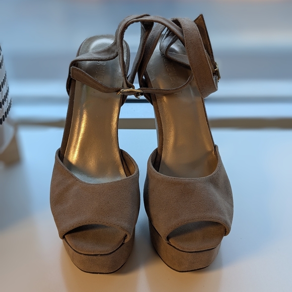 F21 Platform Heels - Picture 3 of 8